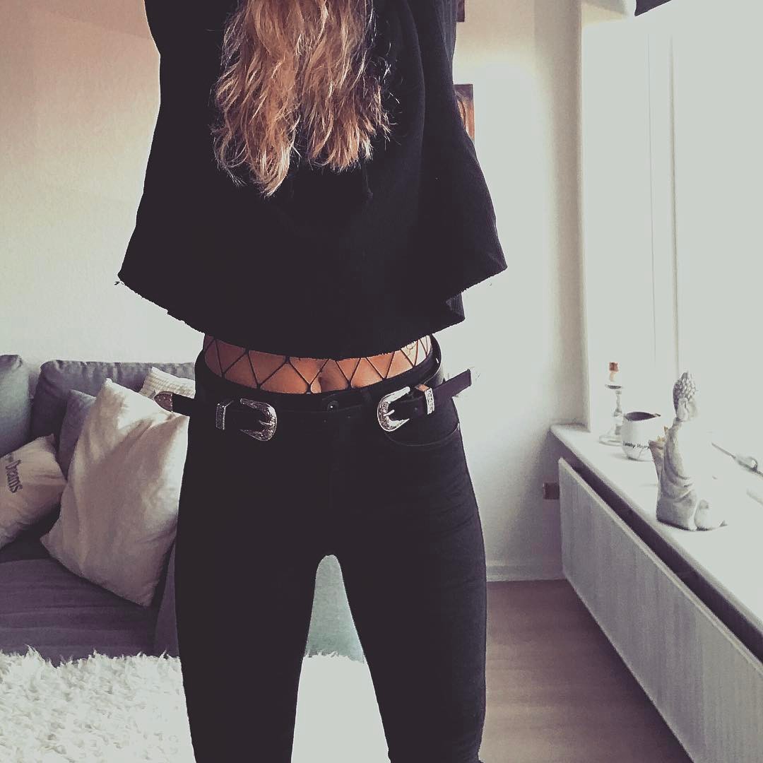 #blackonblack #blackjeans #hoodie #brandybabe #brandymelville