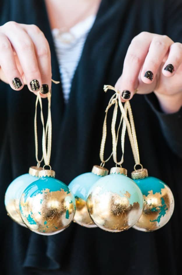 DIY Christmas List Ornament via myma.me