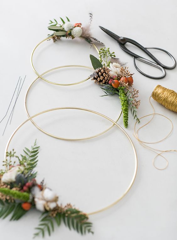 Modern Christmas Wreath and Garland