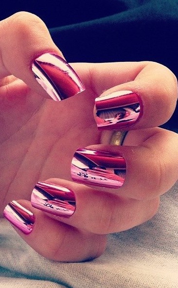 Elegant Pink Metallic Nail Art