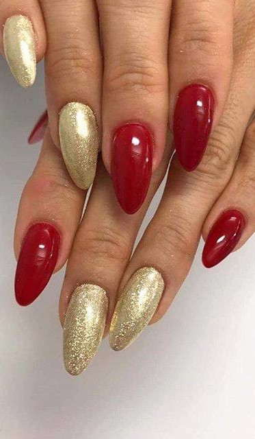 In vogue Metal Manix Light Gold Nails