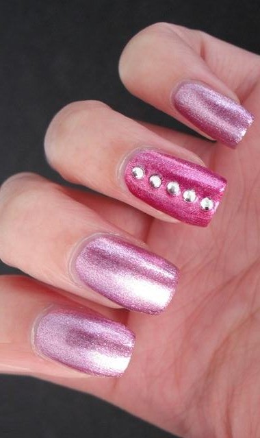 Popular Pink Metallic Nail Art