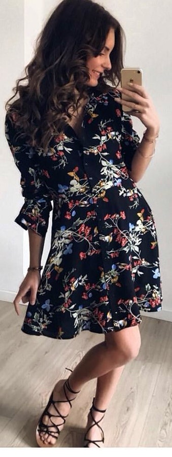 Black and white floral v-neck dress with laces sandals.