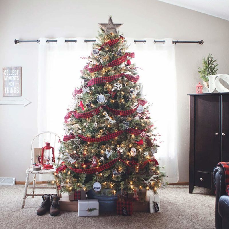 30+ Gorgeous Christmas Tree Ideas to Try This Year