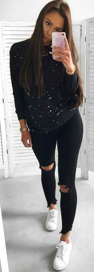 Black Printed Sweater + Black Destroyed Skinny Jeans + White Sneakers.