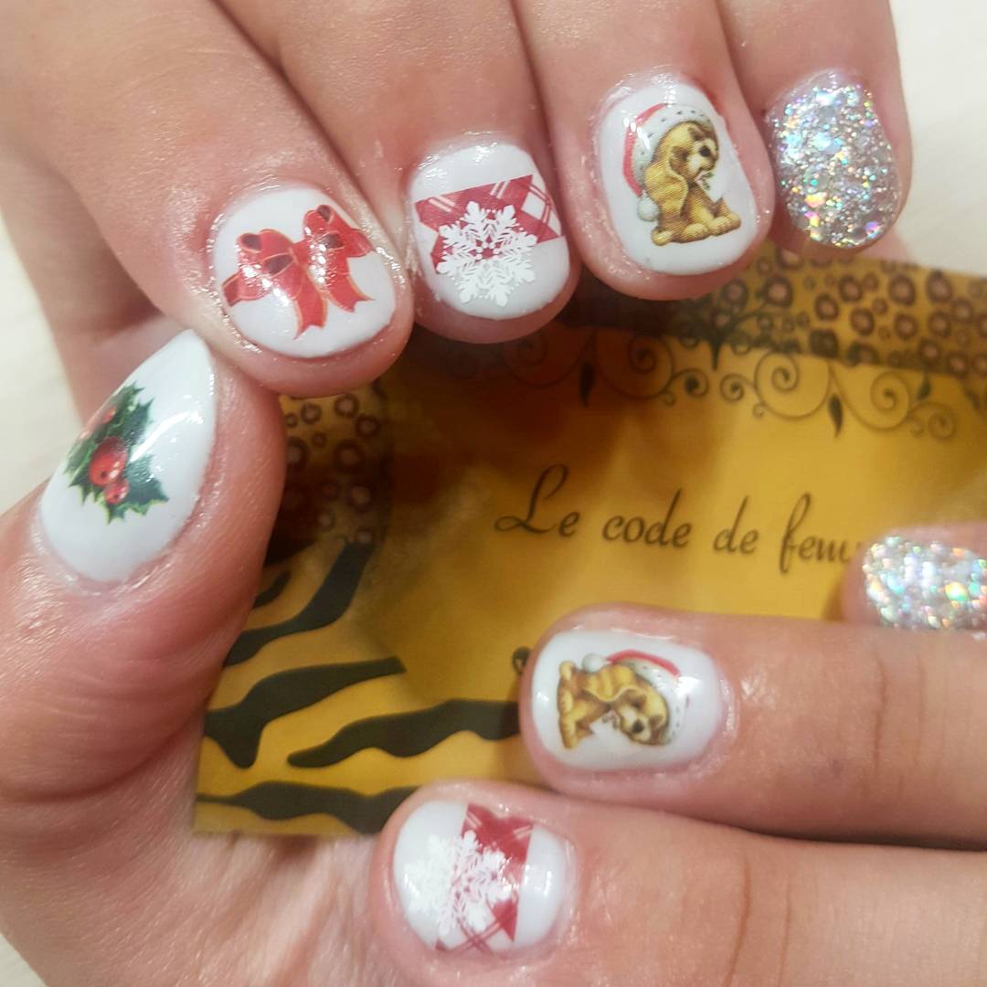 Festive Christmas Nail Art Ideas. Pic by le.code.de.femme