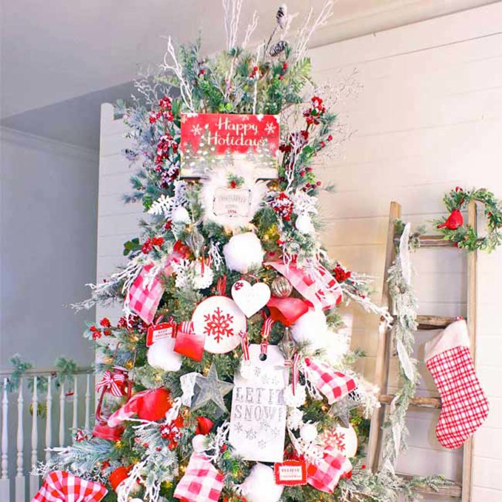 30+ Gorgeous Christmas Tree Ideas to Try This Year