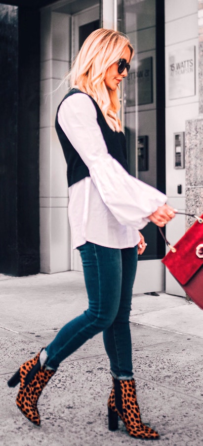 Women's white and black long-sleeved dress.