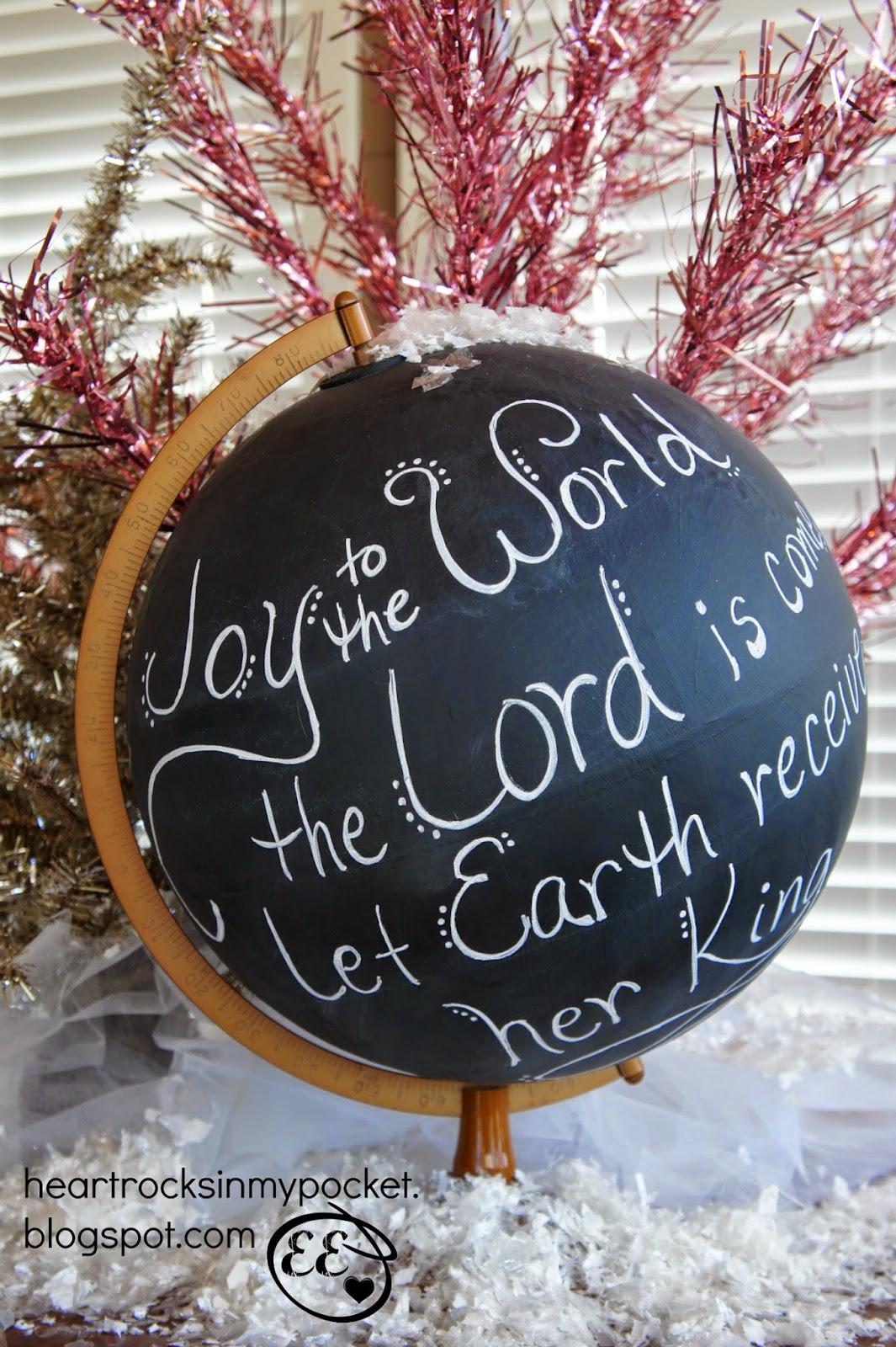 Christmas Chalkboard Globe.