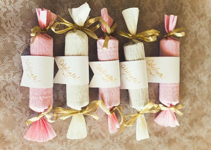 Stunning DIY Christmas crackers