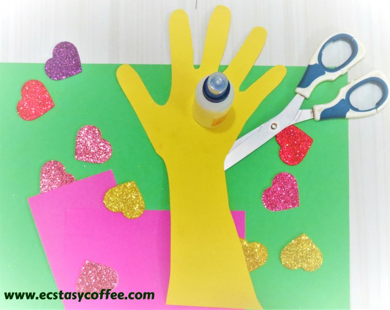 A fun preschool Valentine's Day craft.