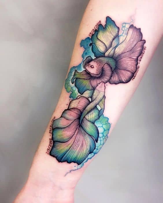 Fine line tattoo with stunning details and colors.