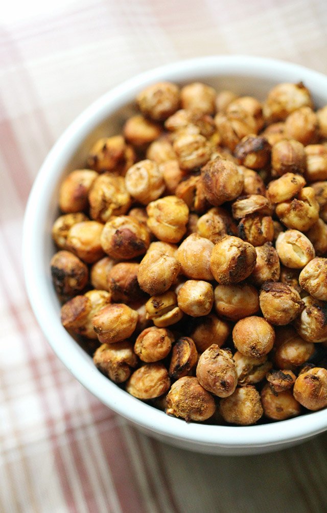 Pumpkin Spice Roasted Chickpeas