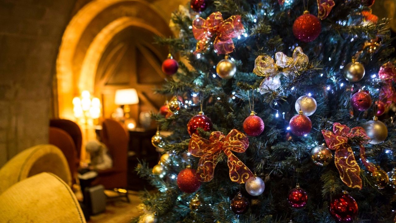 Christmas Tree Flower Setting