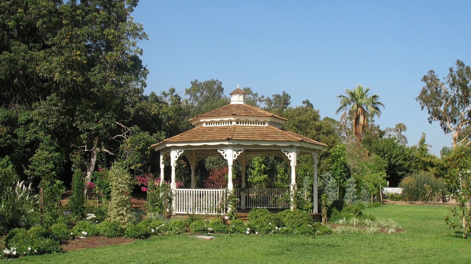 7 Benefits of Garden Gazebos Canopies