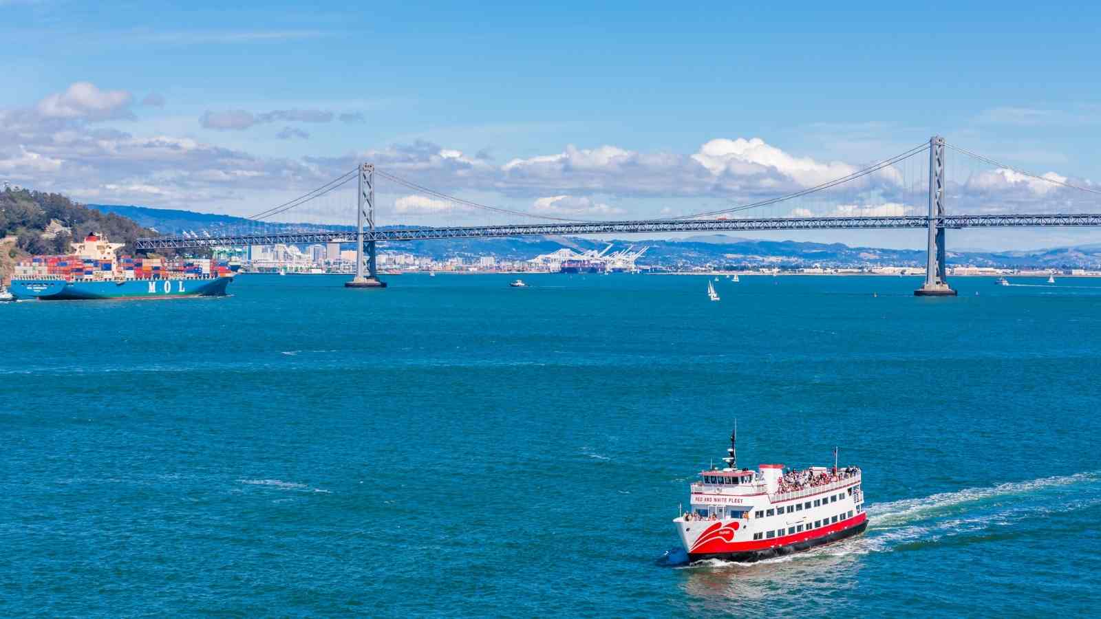 A cruise on the San Francisco Bay - Best Outdoor Pursuits in San Francisco