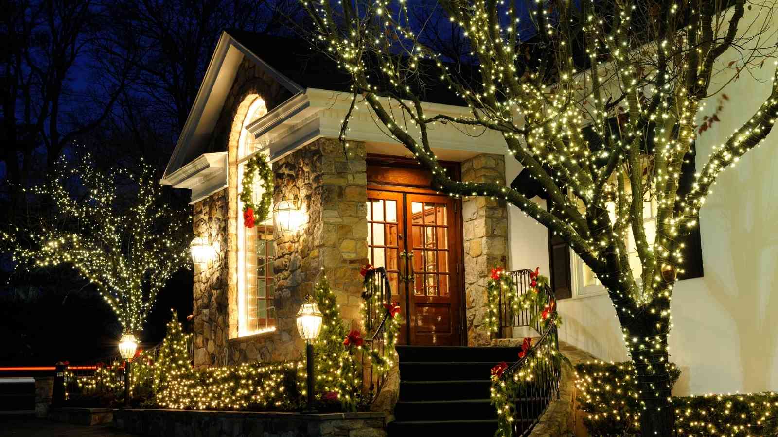 Using Outdoor Christmas Decorations