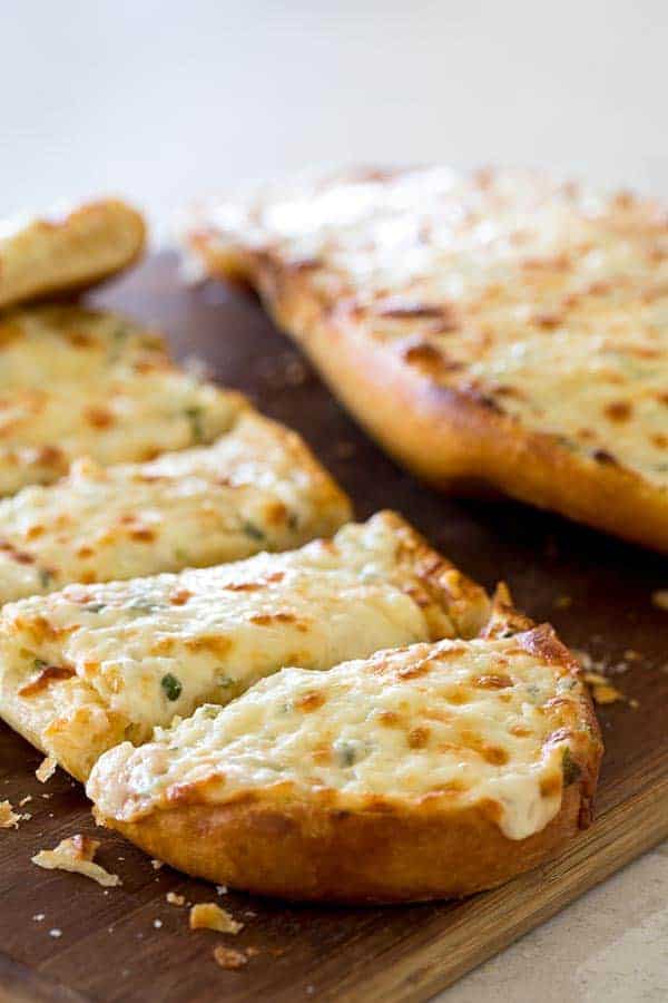 Black Angus Cheesy Garlic Bread