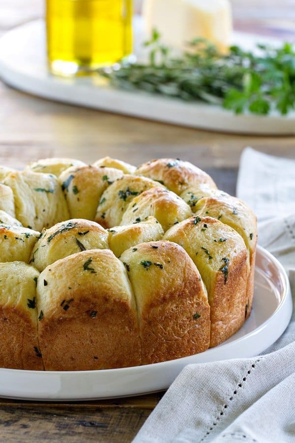 Garlic Parmesan Pull-Apart Bread