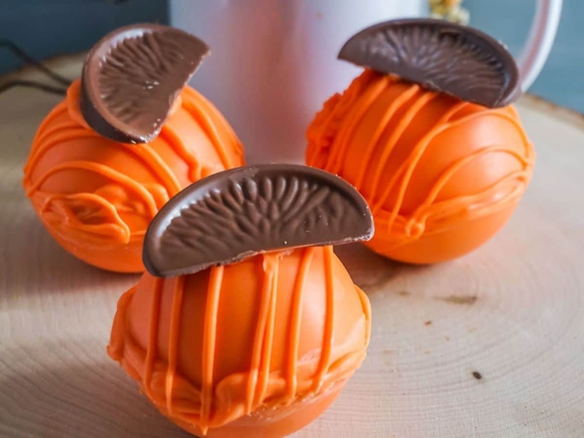 Orange Slice Chocolate Hot Cocoa Bombs
