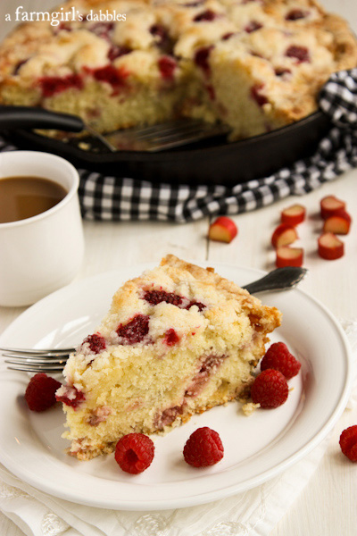 Raspberry Rhubarb Skillet Coffee Cake