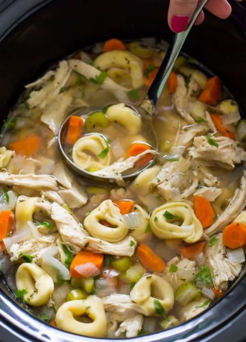 Slow Cooker Chicken Tortellini Soup