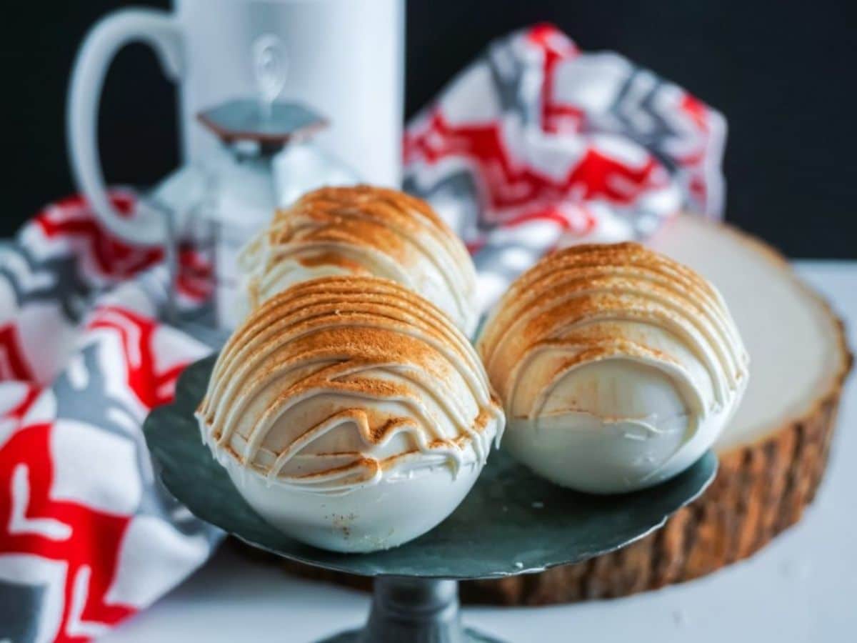 Snickerdoodle Hot Chocolate Bomb
