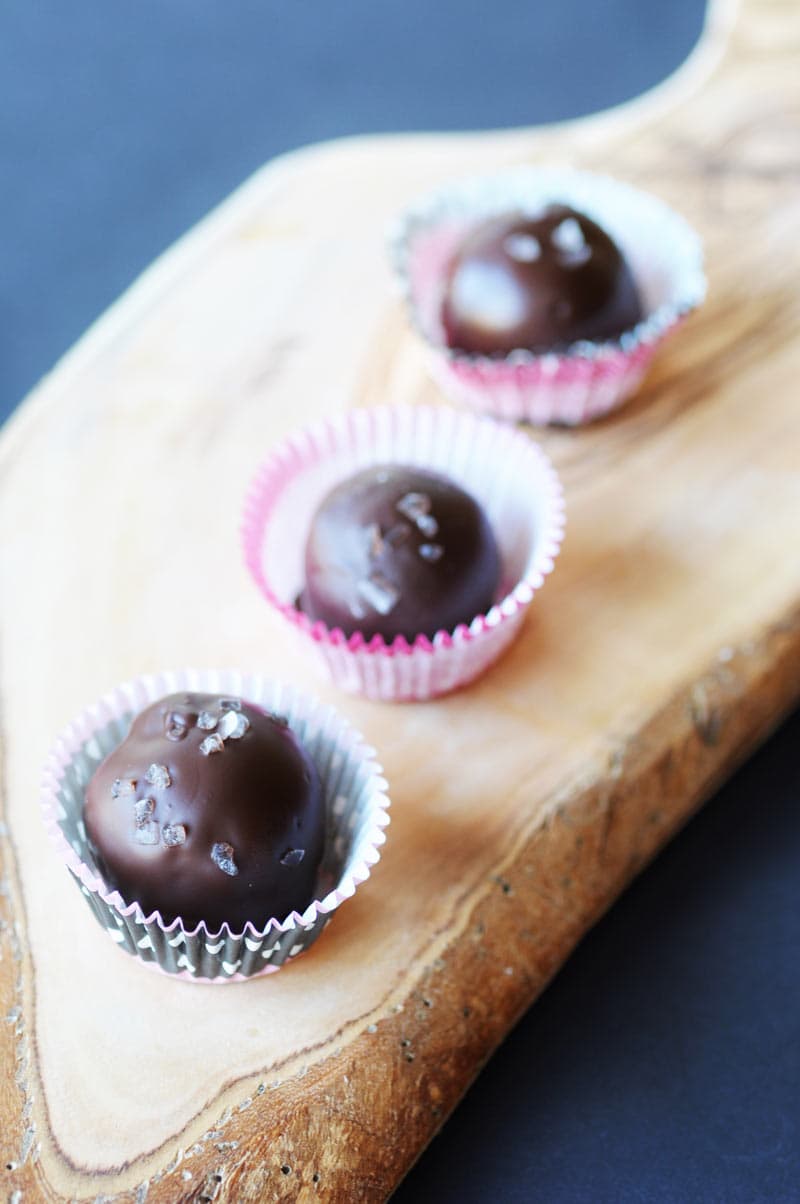 5 Ingredient Vegan Turtle Truffles