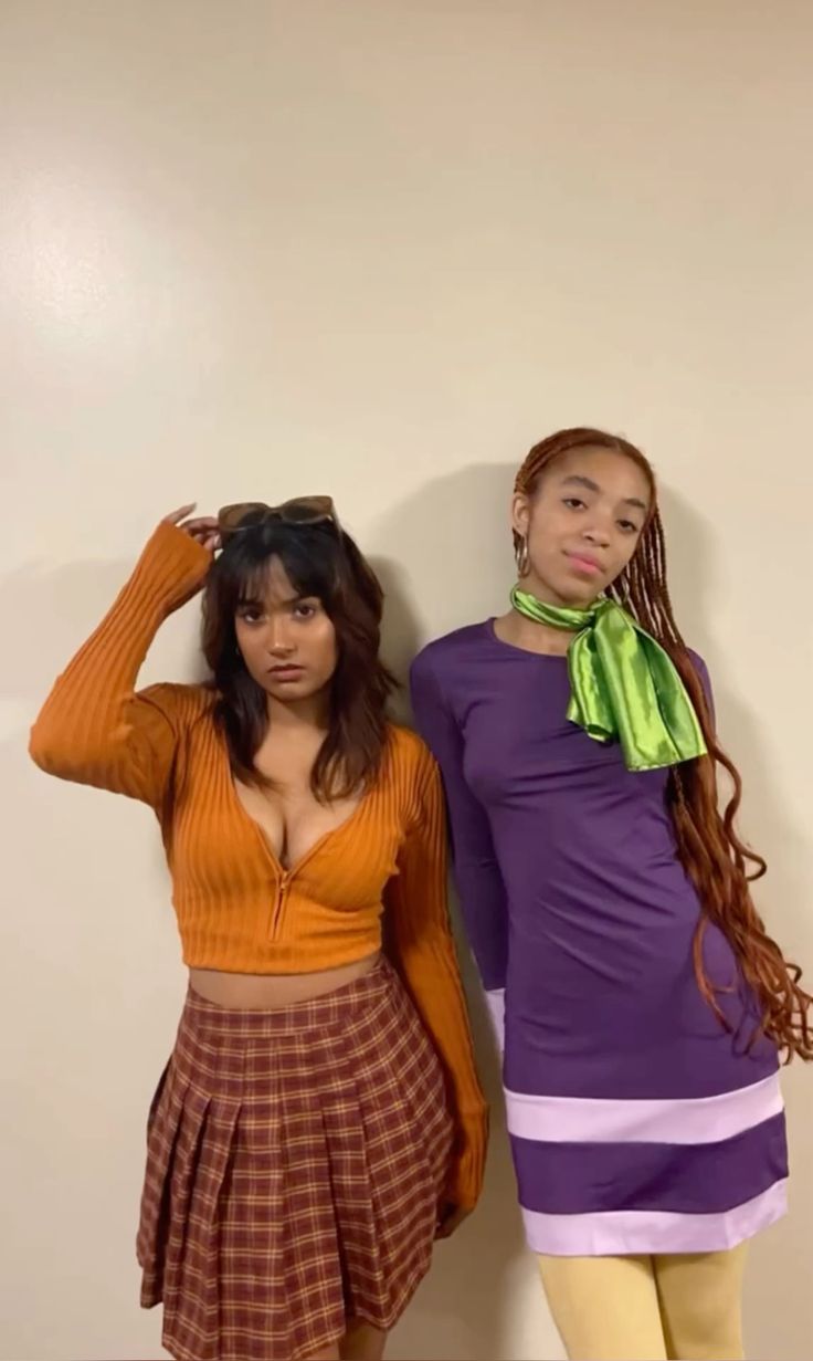 Couples Velma and Daphne 