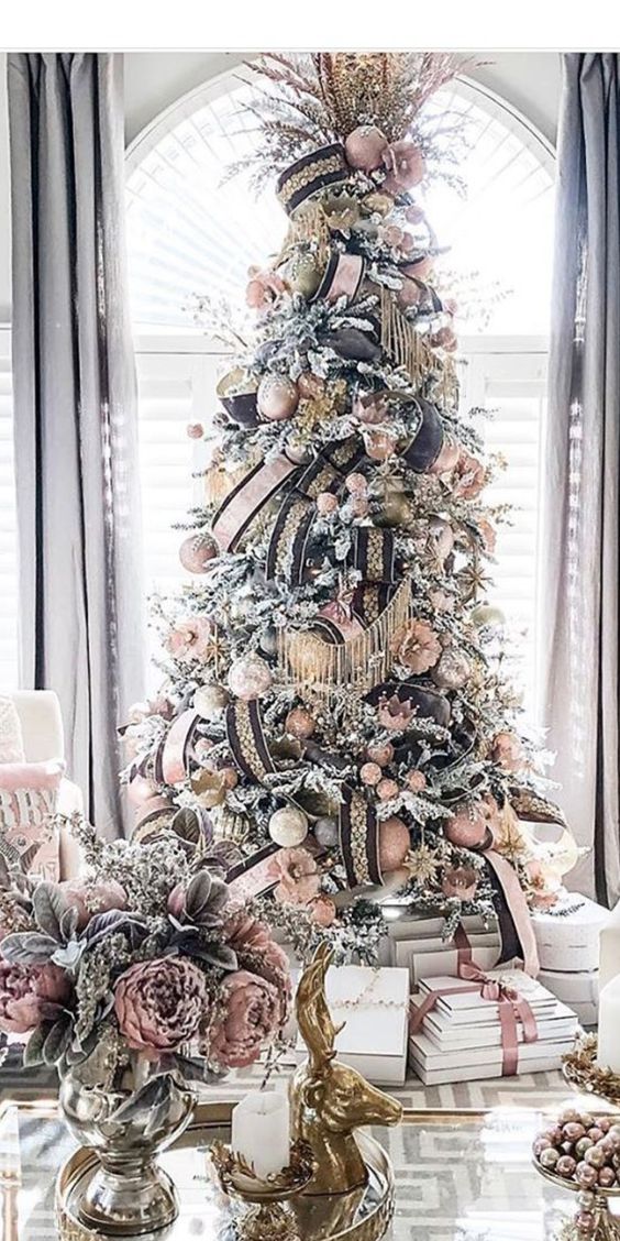 37+ Silver and White Christmas Tree: A Magical Festive Decor