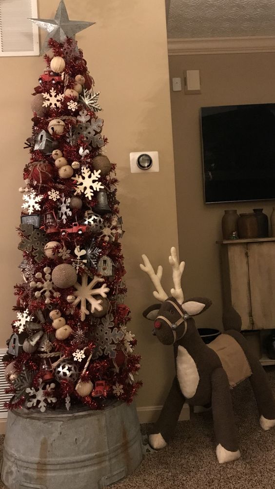 Farmhouse Christmas Tree