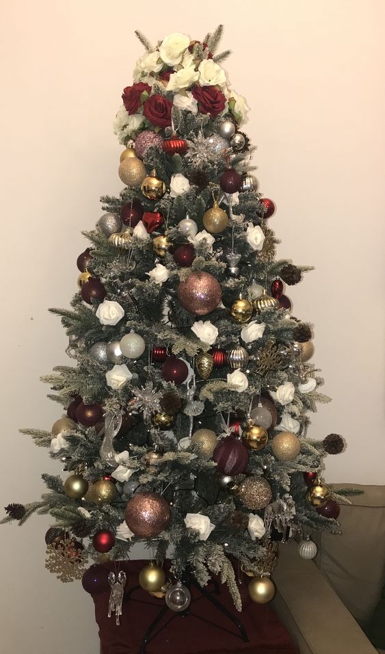 Maroon, gold, white and silver themed Christmas tree