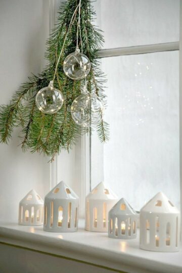 35 Dazzling Christmas Candle Decorations You Must Check Out