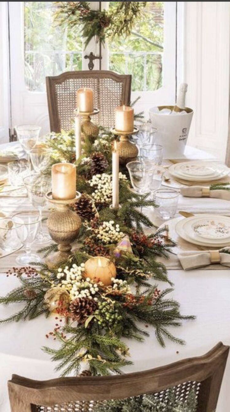 40 Christmas Table Decorating Ideas: Elegant yet Simple Ideas