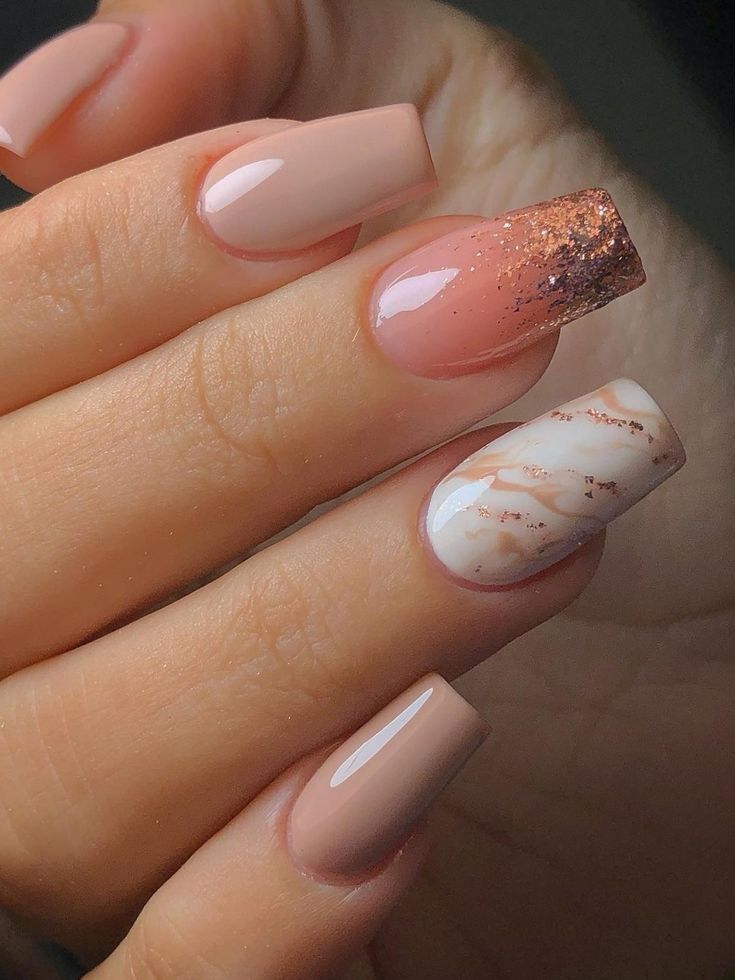 Marble nails with glitter