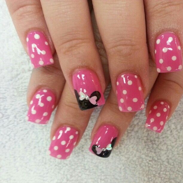 Minnie Nail Art with Polka Dot