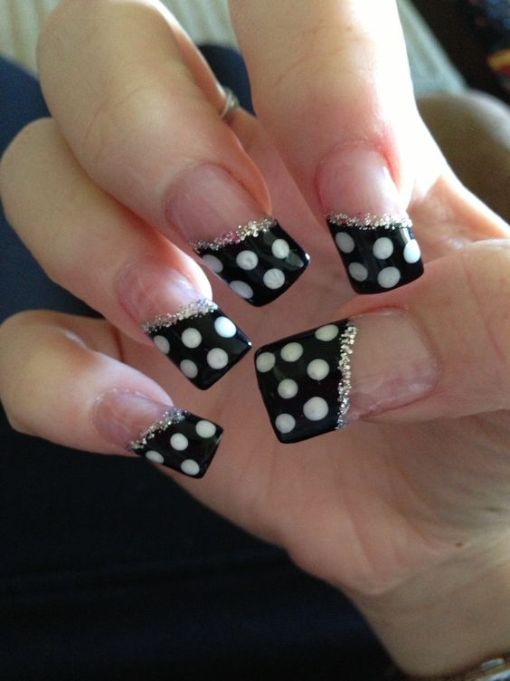 Polka dot nails