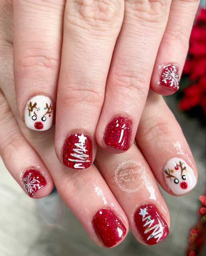 Get Classy Christmas Nail Art Designs This Year For A Festive Look!