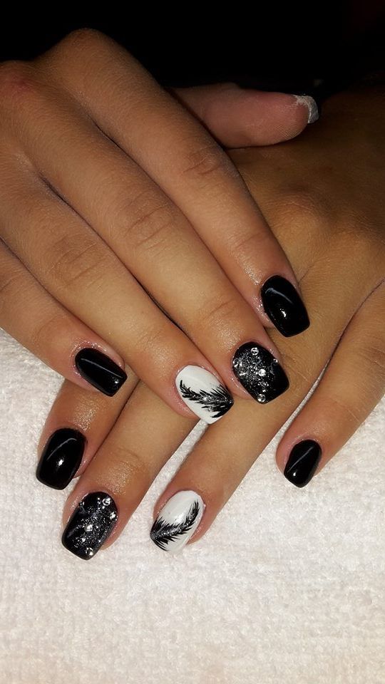 Black and white nail design.