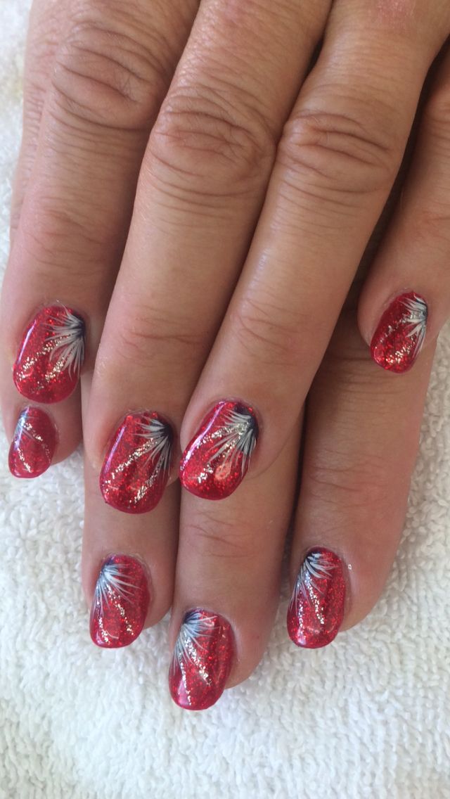 Blazing red firework nails