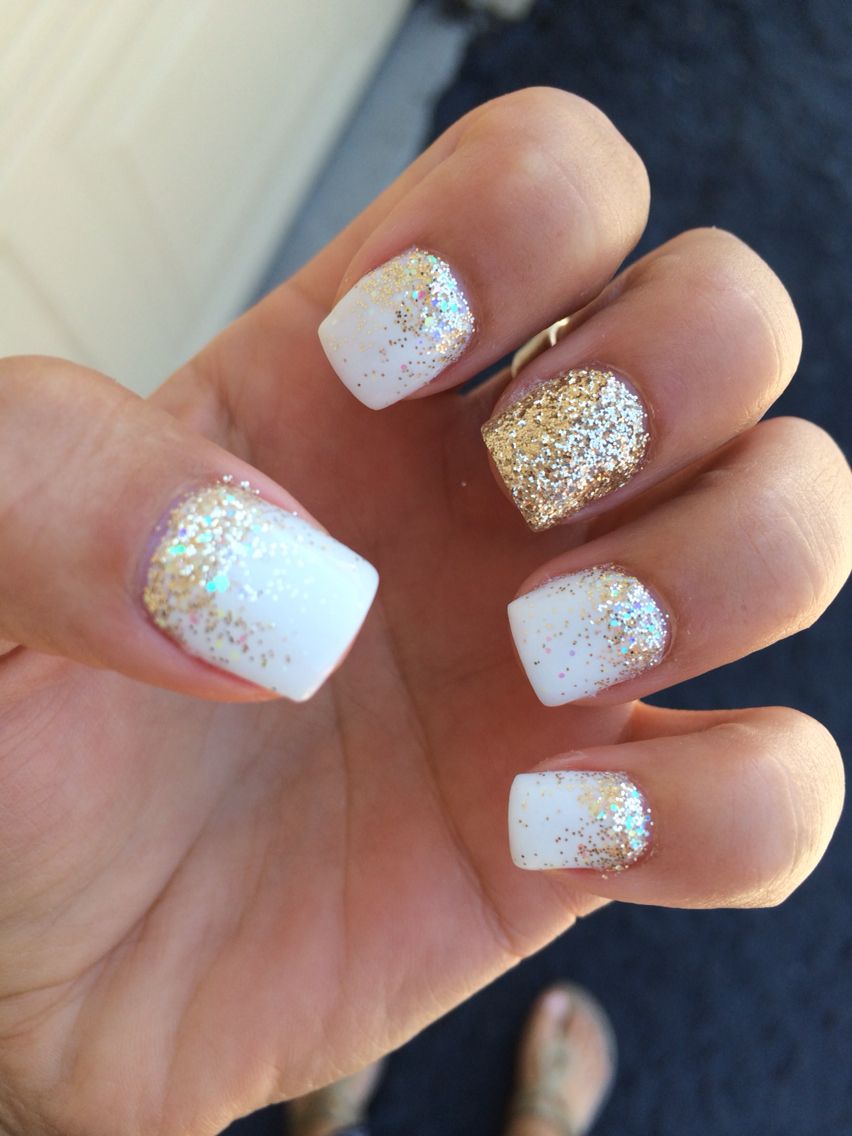 Exquisite White And Gold Nail