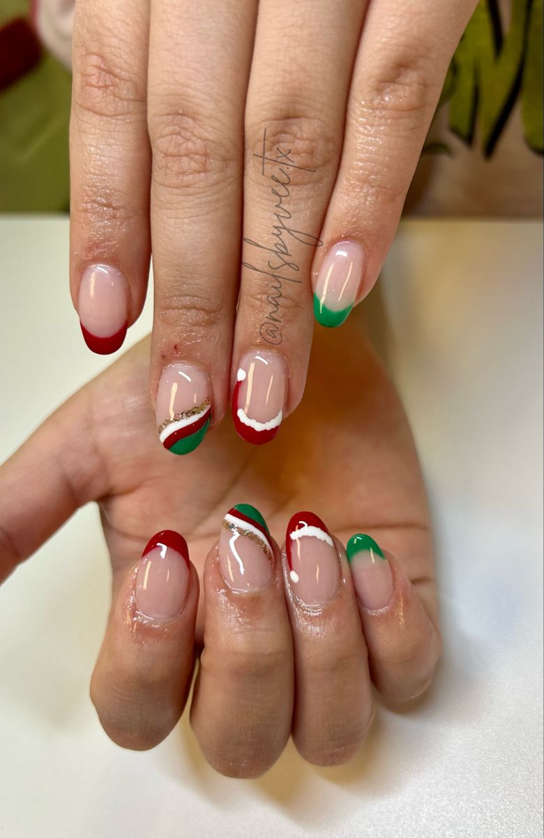 Red & green christmas nails