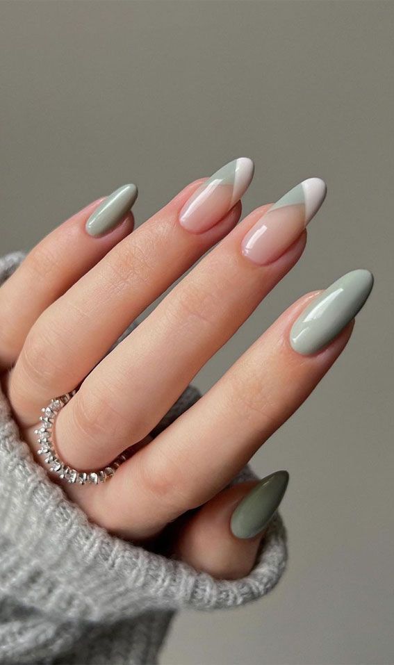 Almond nails design