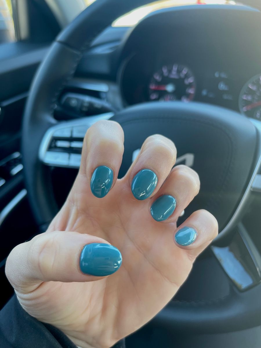 Beautiful teal nails