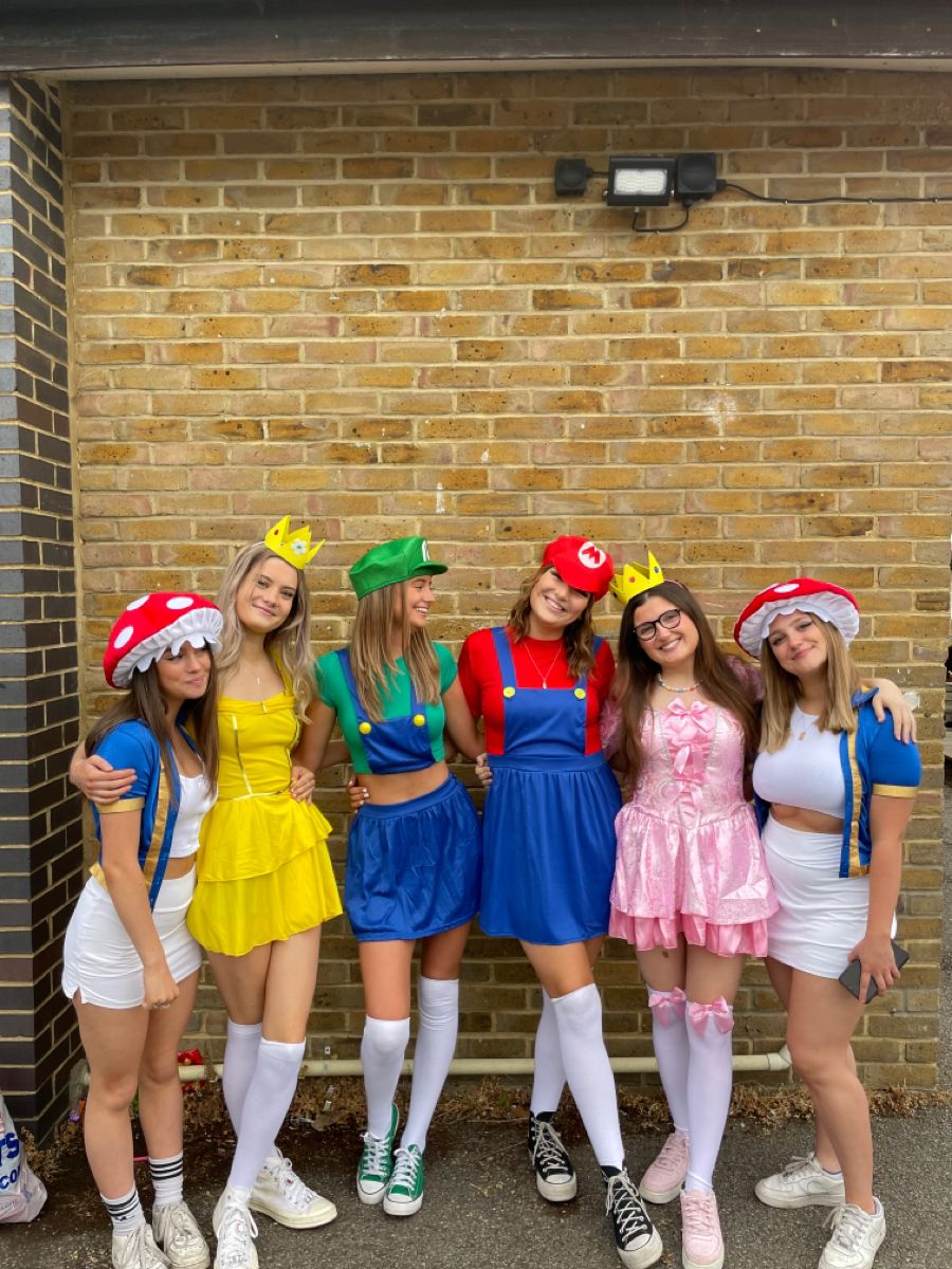 Group Costumes for Girls to capture the best Groupie of the year