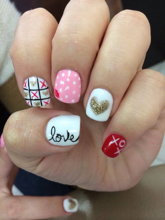 Lovely Nail Art Design For Valentine's Day