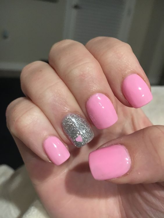 Pink and grey nails very cute