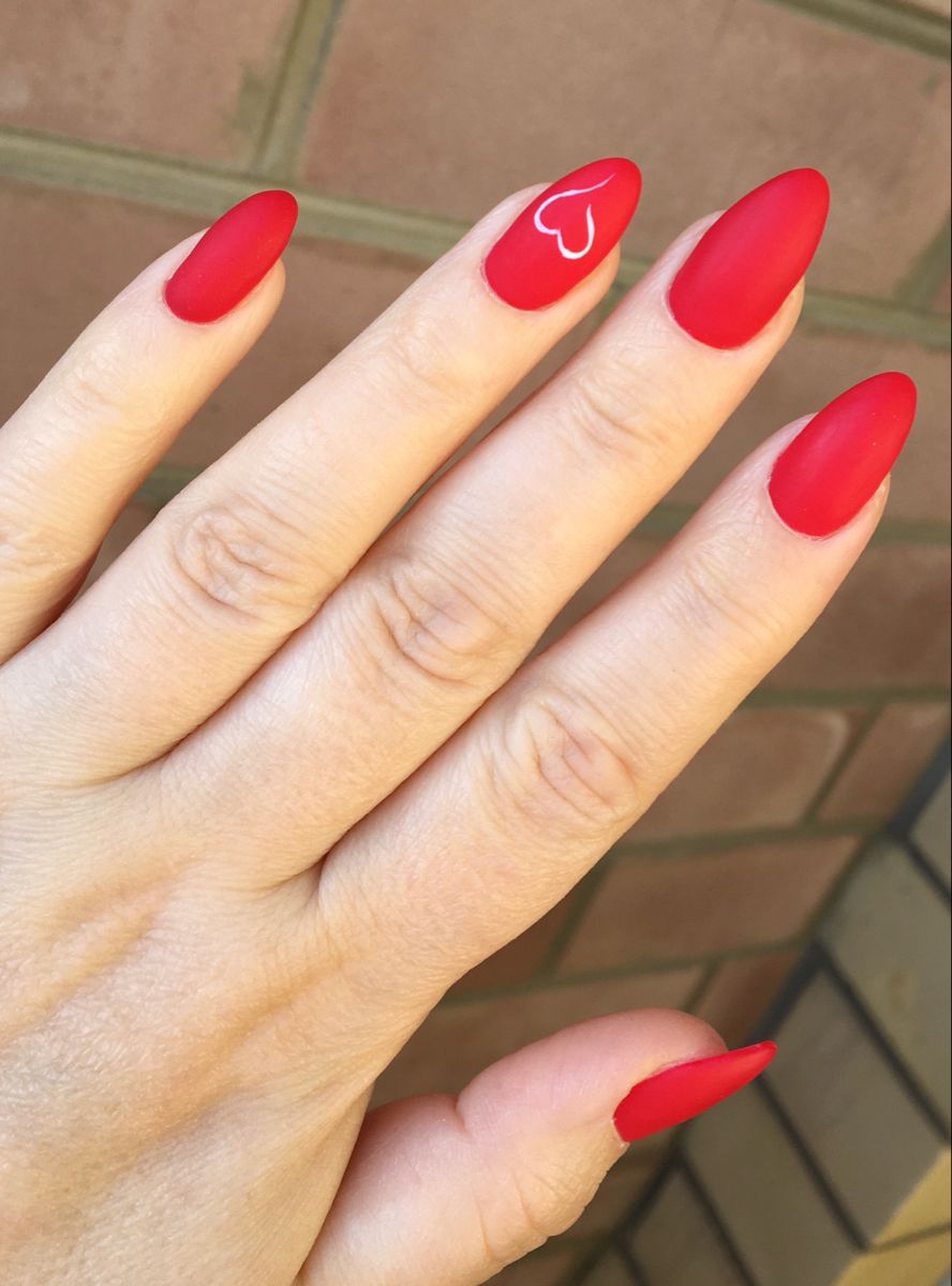 Red nails