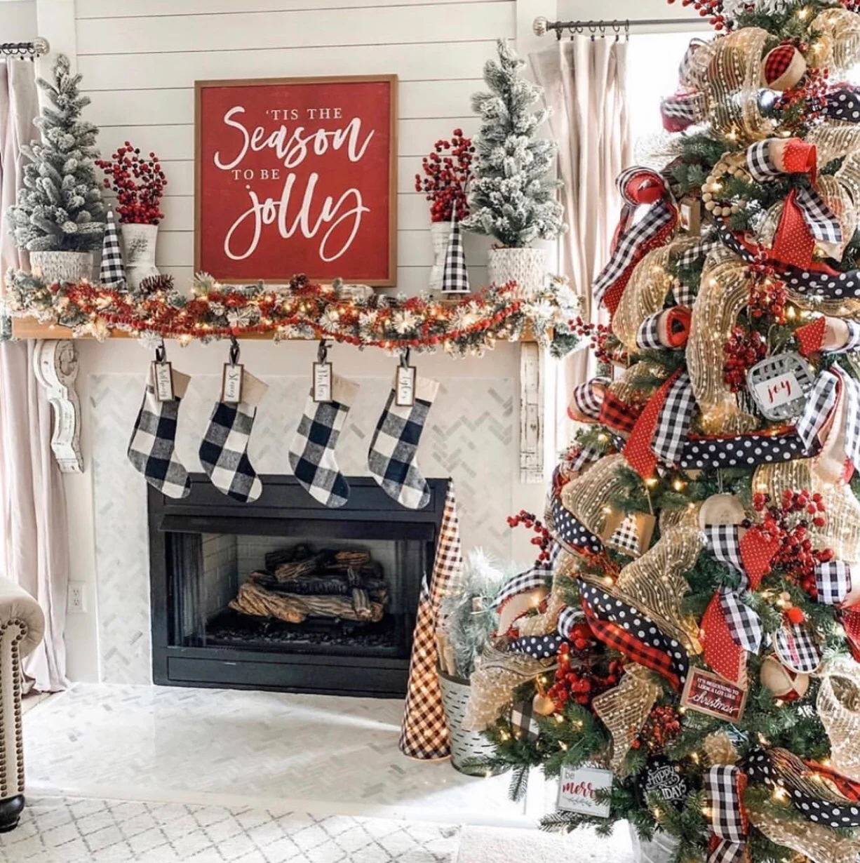 Farmhouse Christmas Tree with Ribbon