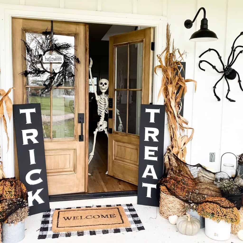 Dare to Enter Halloween Décor